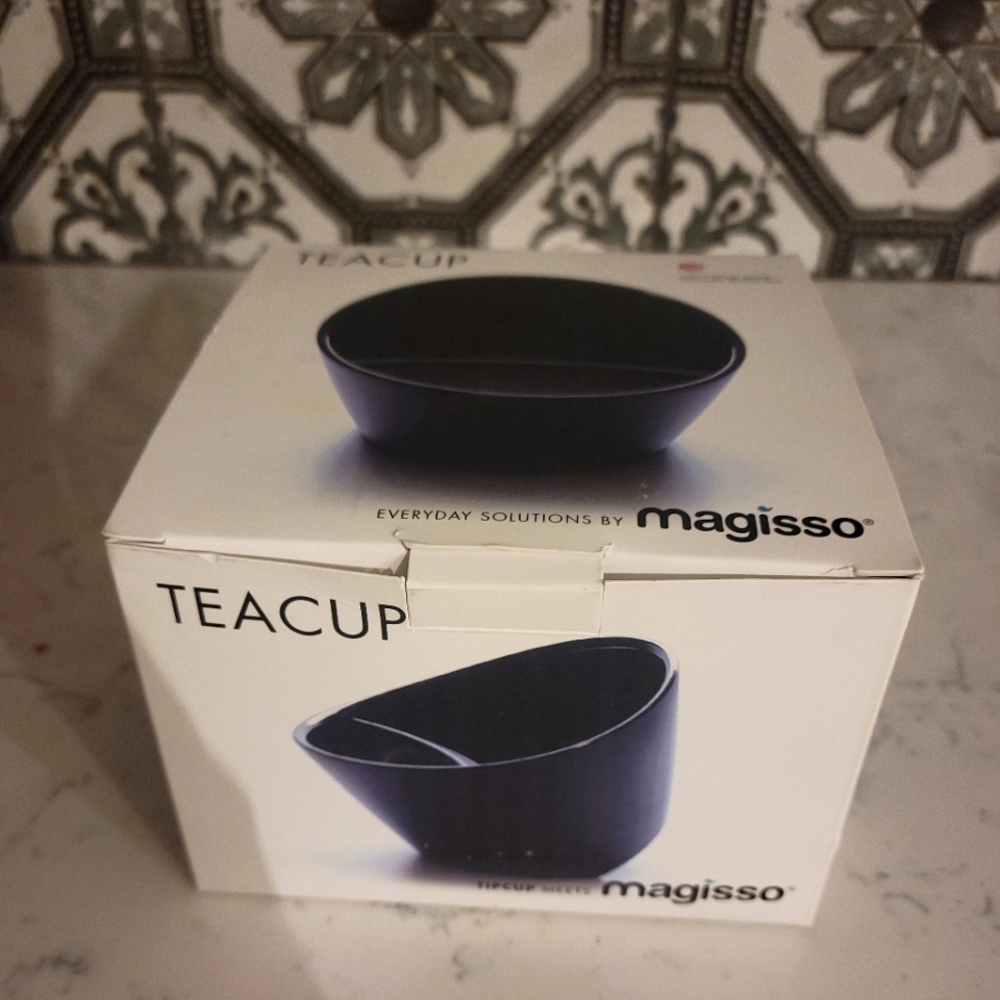 Magisso | Teacup with Built-in Strainer